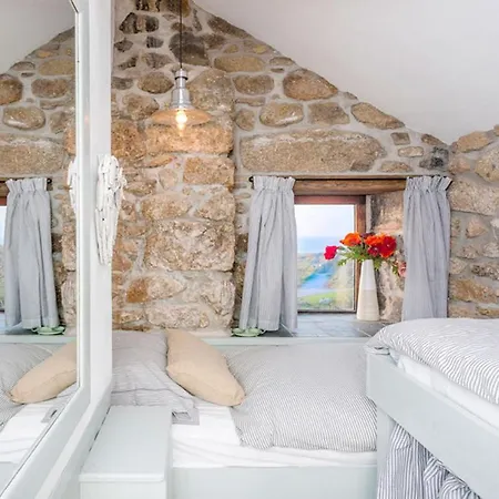 Whitebreakers, Cottage, Garden, Sea-views, Amazing Location By Sennen