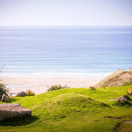 Whitebreakers, Cottage, Garden, Sea-views, Amazing Location By