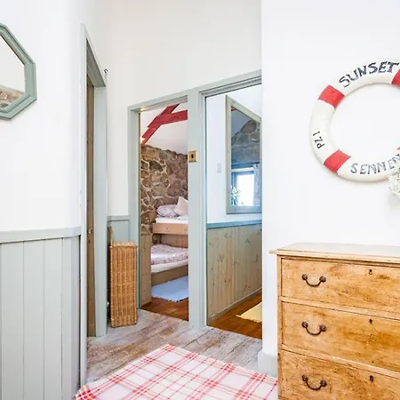 Whitebreakers, Cottage, Garden, Sea-views, Amazing Location By Holiday home Sennen