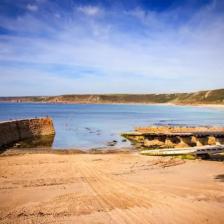 Whitebreakers, Cottage, Garden, Sea-views, Amazing Location By Holiday home Sennen