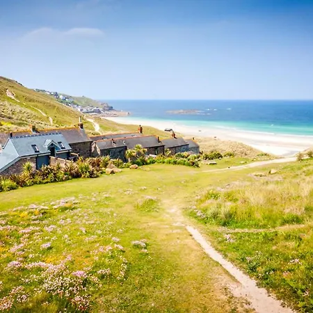 Whitebreakers, Cottage, Garden, Sea-views, Amazing Location By Holiday home Sennen
